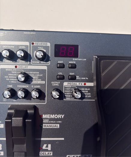 BOSS ME-80 Pedal Board