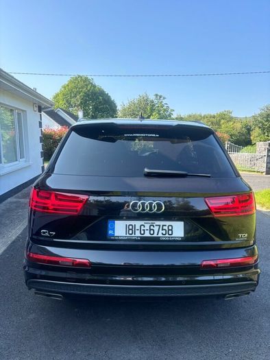 Audi Q7 Black Edition 7 Seats - 2018