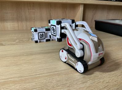 Cozmo - Educational robot