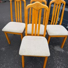 4 dining chairs