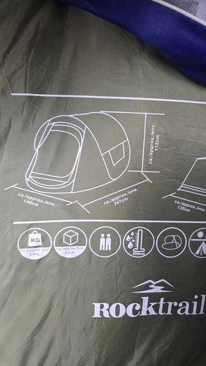 Pop up tent
