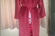 M&amp;S luxuary maxi velor Bathrobe as new size UK14/16 EUR42/44 Postage included
