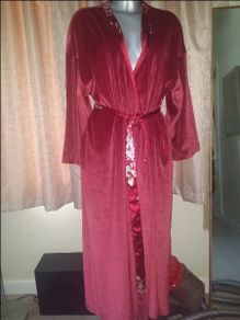M&S luxuary maxi velor Bathrobe as new size UK14/16 EUR42/44 Postage included