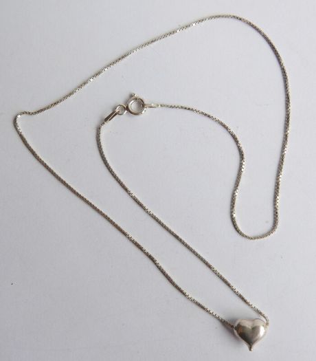 Vintage 925 Sterling Silver heart pendant necklace, length 16" - 2.0g