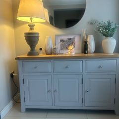 sideboard