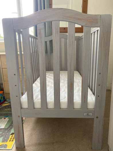baby cot