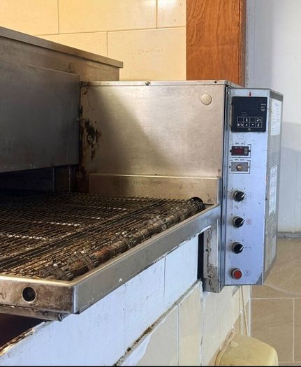 Middleby Marshall Pizza oven
