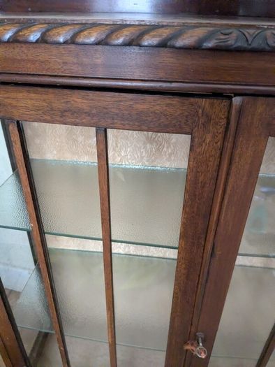 Glass cabinet