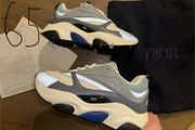 B22 trainers