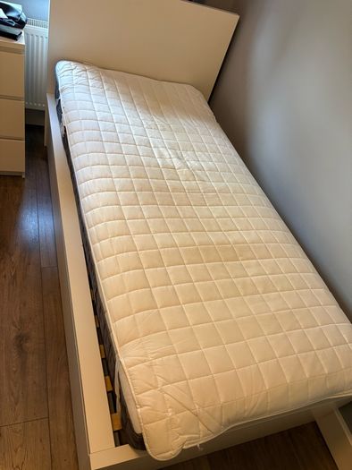 single bed from IKEA (with or without mattress)