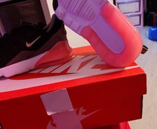 Girls Nike trainers fit 3-4 yrs old