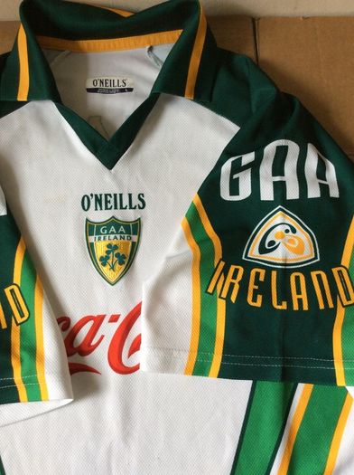 Ireland Jersey. GAA Compromise/ Aussie Rules Jersey. Official Mens Oneills Jersey. Collect In Dublin Or Receive Via Post.