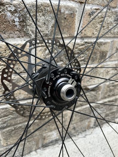 Premium SONdelux Dynamo Front Wheel (700c / Disc / 12mm Thru-Axle)