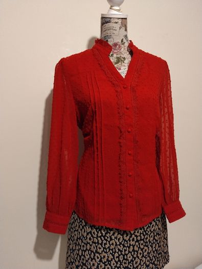 Beautiful Rowen Avenue Red Top
