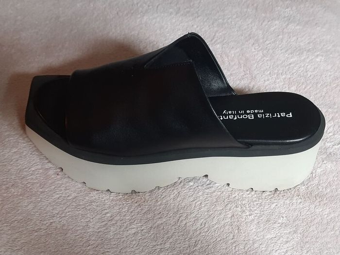 Patrizia Bonfanti Leather Platform Mules (Size 41)