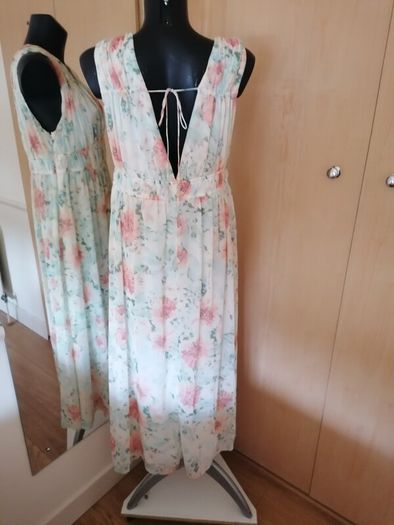 Women's Dress NWT SIZE Medium