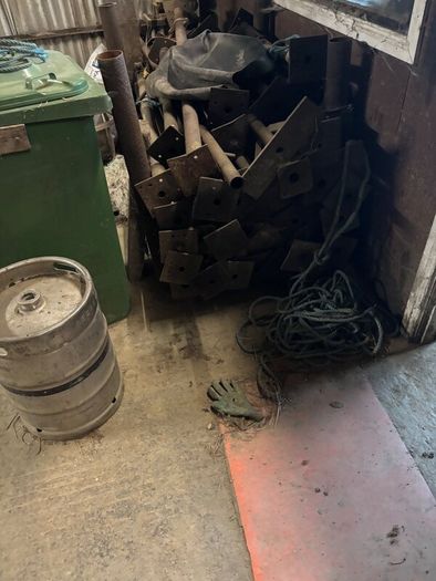 Shuttering pans
