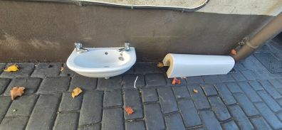 Sink to take away