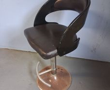 3 hight adjustable swivel bar stools, ideal for a