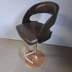 3 hight adjustable swivel bar stools, ideal for a