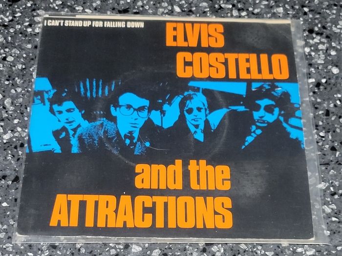 Elvis Costello - I Can't Stand Up For Falling Down (7" vinyl single)