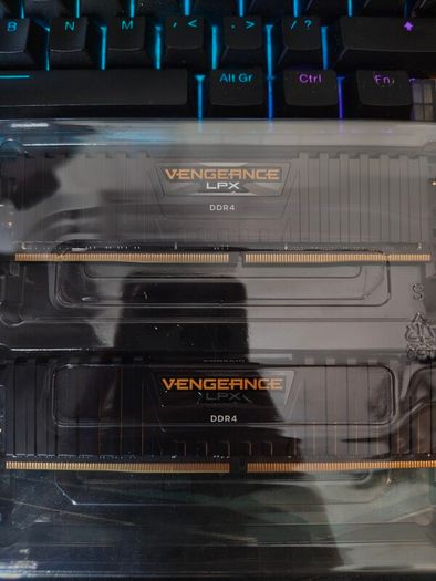 32GB DDR4 corsair vengeance ram
