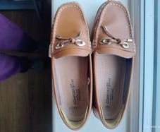 Ladies tan moccasin style shoes