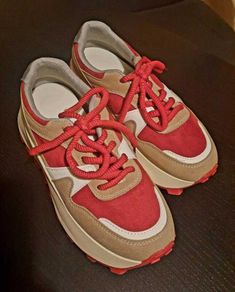 Red/Beige Fashion Runners