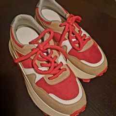 Red/Beige Fashion Runners