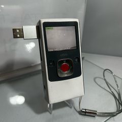 Pure Digital F230W Flip Video White Silver 1.5" Screen USB Video Camera