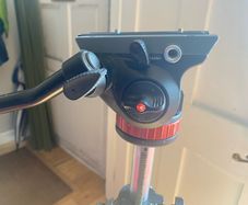 Manfrotto MVH502AH Pro Video Head & Heavy duty tripod