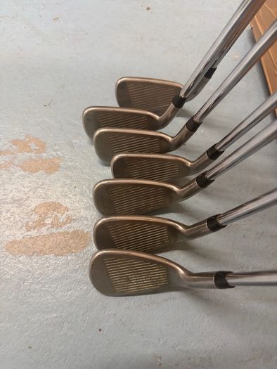 Cobra Aerojet Irons (4-PW)