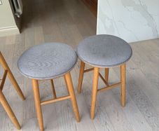 Oak Bar Stools & Matching Stools  Excellent