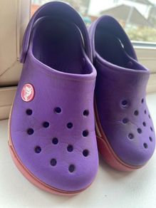 crocs