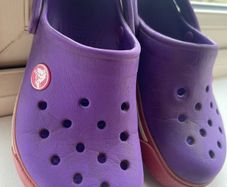 crocs