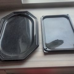 Plastic sandwich trays
