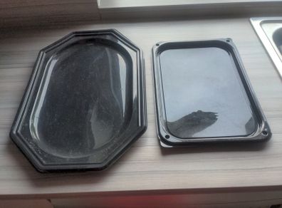 Plastic sandwich trays