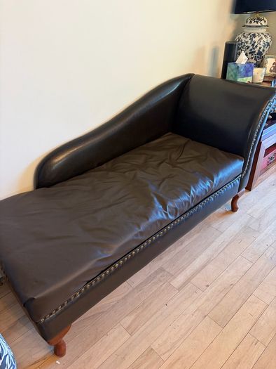 Chaise Longue- reduced need gone
