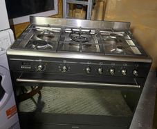 Smeg gas hob and electric oven