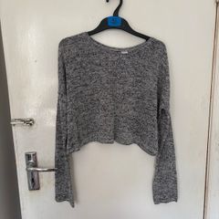 H&M womens grey crop top size small