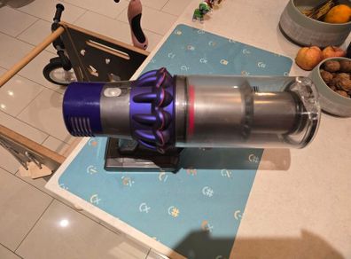 Genuine Dyson v10 hoover
