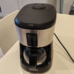 Bean to cup coffee machine