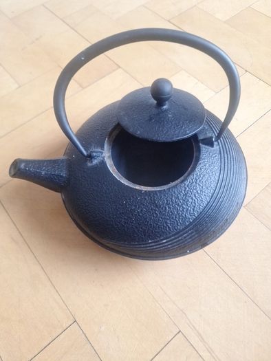Cast Iron teapot Japanese style
