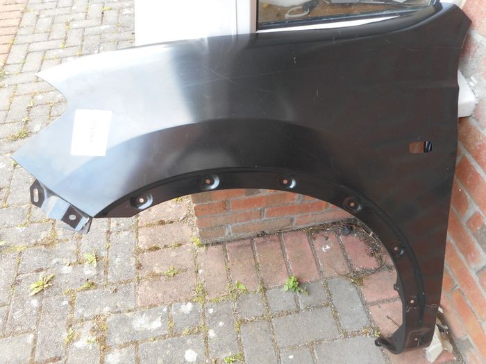 Nissan Qashqai Qashqai +2 J10 0r JJ!0 parts new front Panel and Wing LHS never fitted