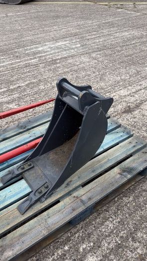 Avant backhoe 260/mini digger 150 bucket 250 mm