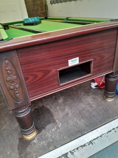 Pool table