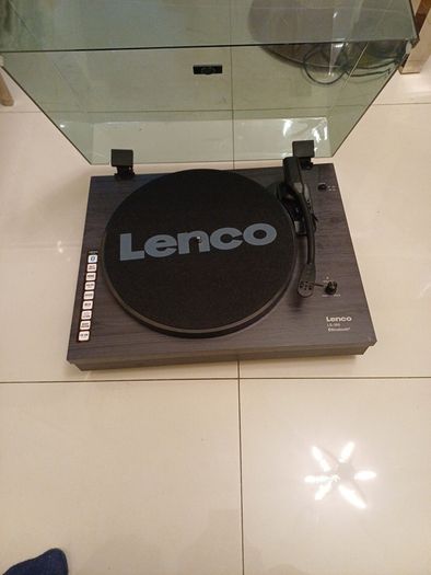Lenco turntable ,with Bluetooth