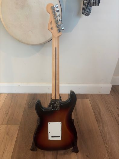 Fender Player Stratocaster, Sunburst, Excellent Condition