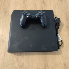 Playstation 4 Slim