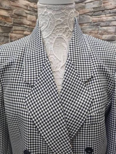 Black and White houndstooth blazer size 12 or  14 Postage included
